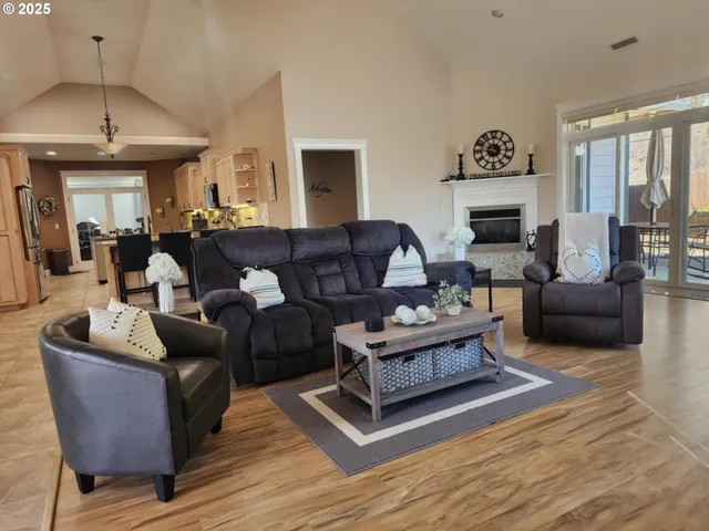 $824,000 | 2148 Willow Loop, Florence, OR 97439