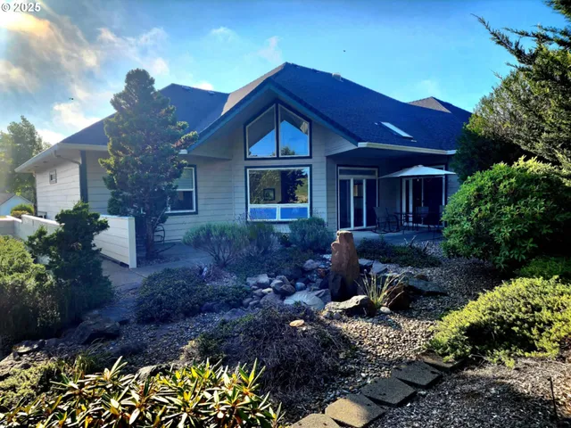 $824,000 | 2148 Willow Loop, Florence, OR 97439