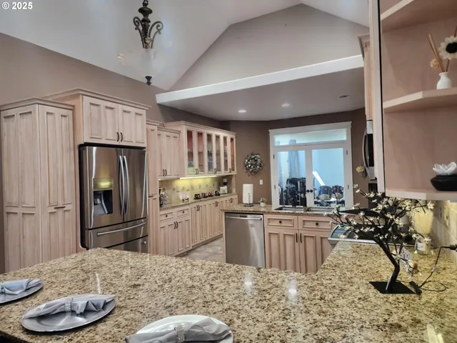 $824,000 | 2148 Willow Loop, Florence, OR 97439