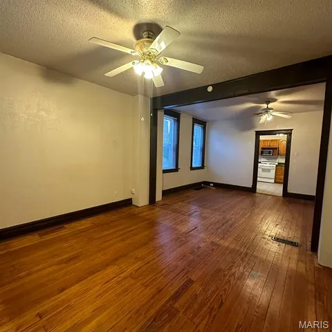 $900 | 4666 Rosa Avenue, Unit A, St. Louis, MO 63116