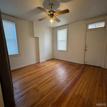 $900 | 4666 Rosa Avenue, Unit A, St. Louis, MO 63116