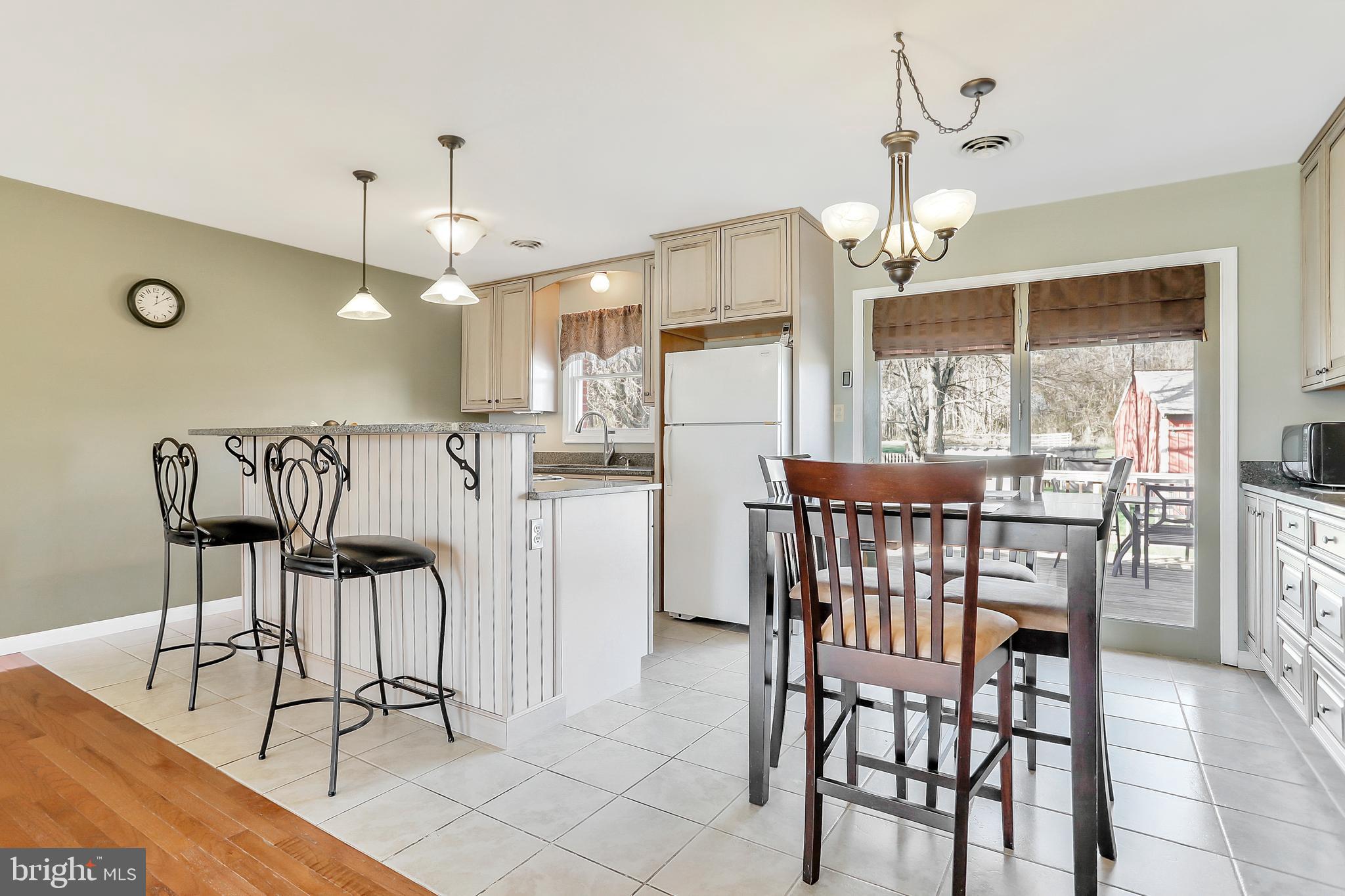 7602 Fairplay Road Boonsboro, MD 21713 - Photo 6 of 49 Kitchen/Dining Area