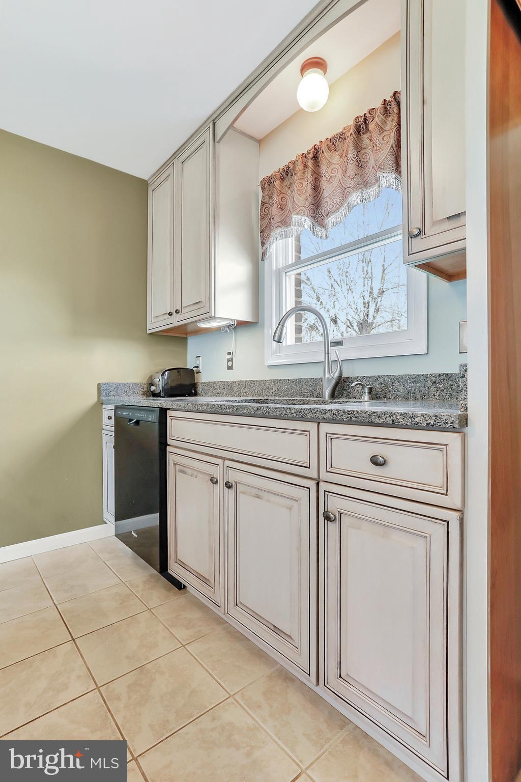7602 Fairplay Road Boonsboro, MD 21713 - Photo 9 of 49 Kitchen