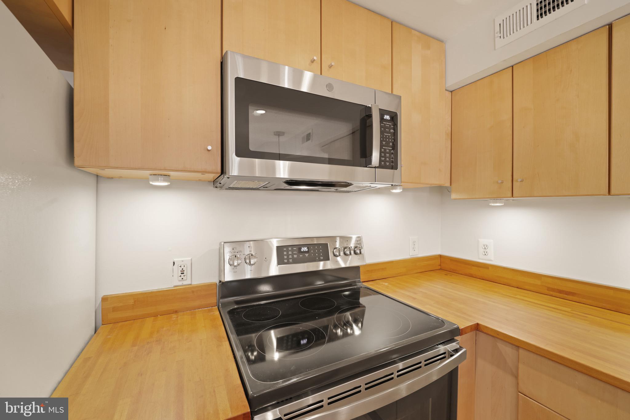 2017 13th Street Northwest, Unit B Washington, DC 20009 - Photo 11 of 19