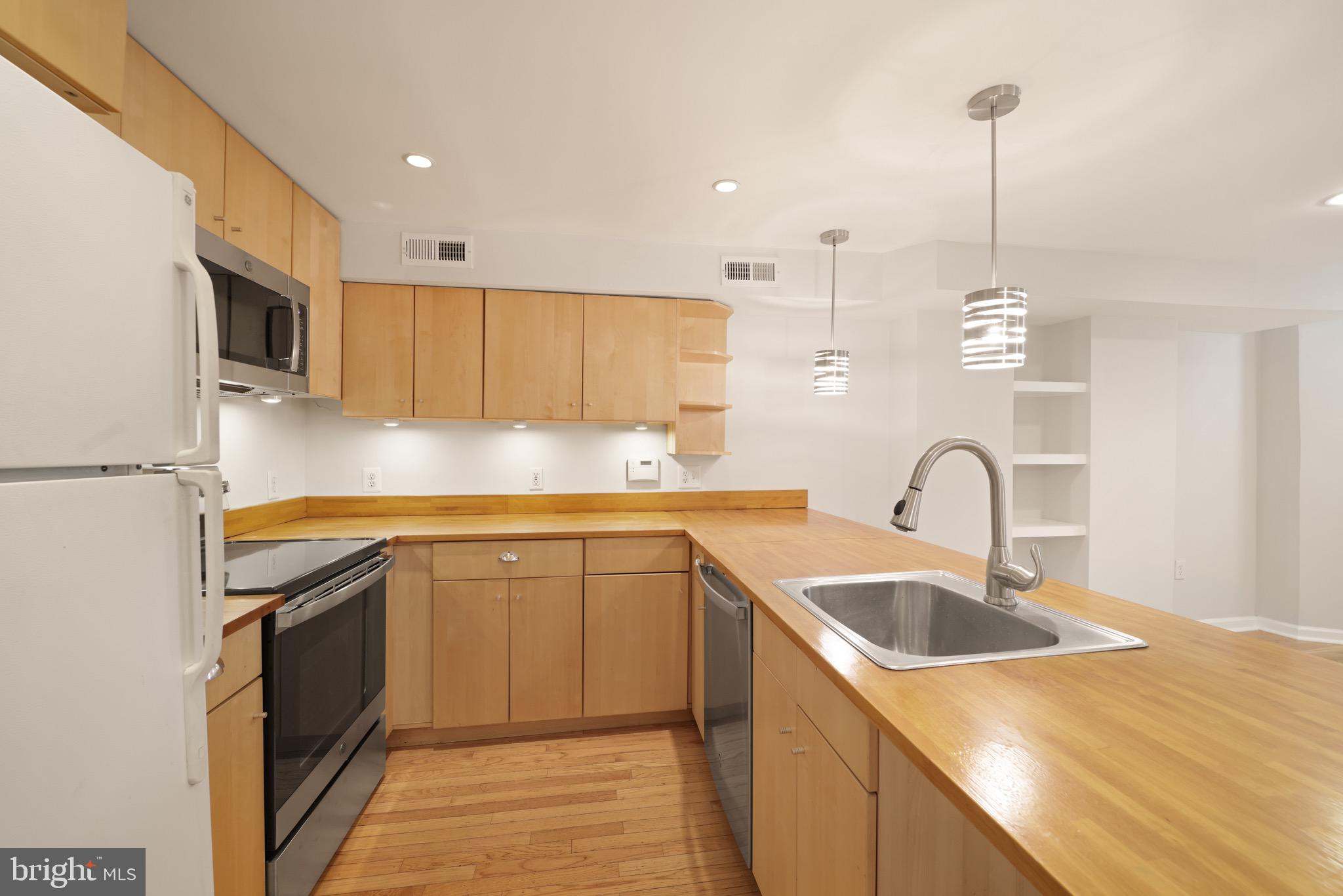 2017 13th Street Northwest, Unit B Washington, DC 20009 - Photo 10 of 19