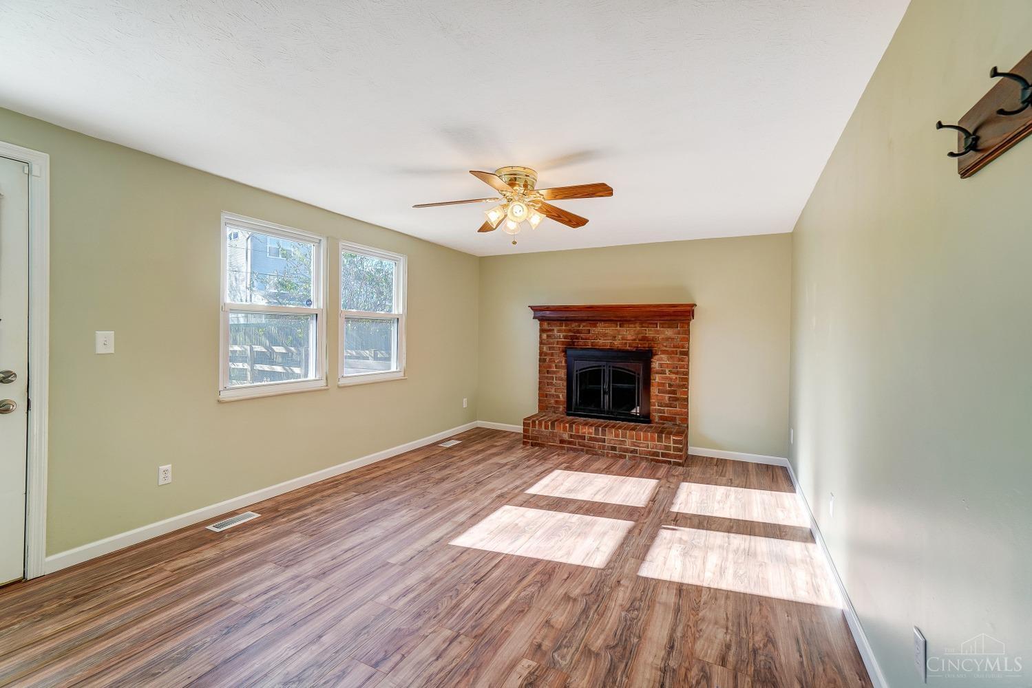 2497 Crest Road Cincinnati, OH 45231 - Photo 4 of 30