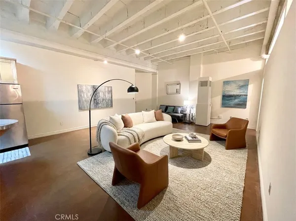 $2,000 | 312 West 5th Street, Unit 510, Los Angeles, CA 90013