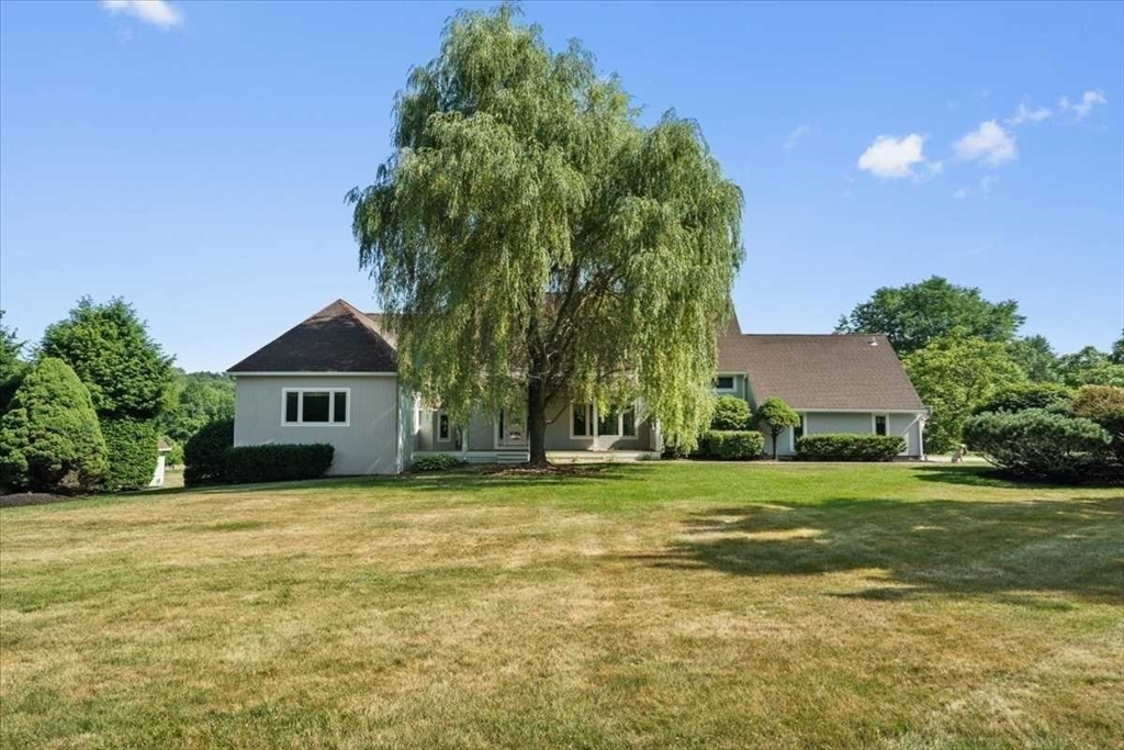 6 Lynbrook Road Southborough, MA 01772 - Photo 4 of 42 Gallery Image 4