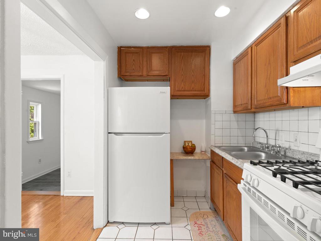 7228 East Forest Road Landover, MD 20785 - Photo 12 of 28 Kitchen