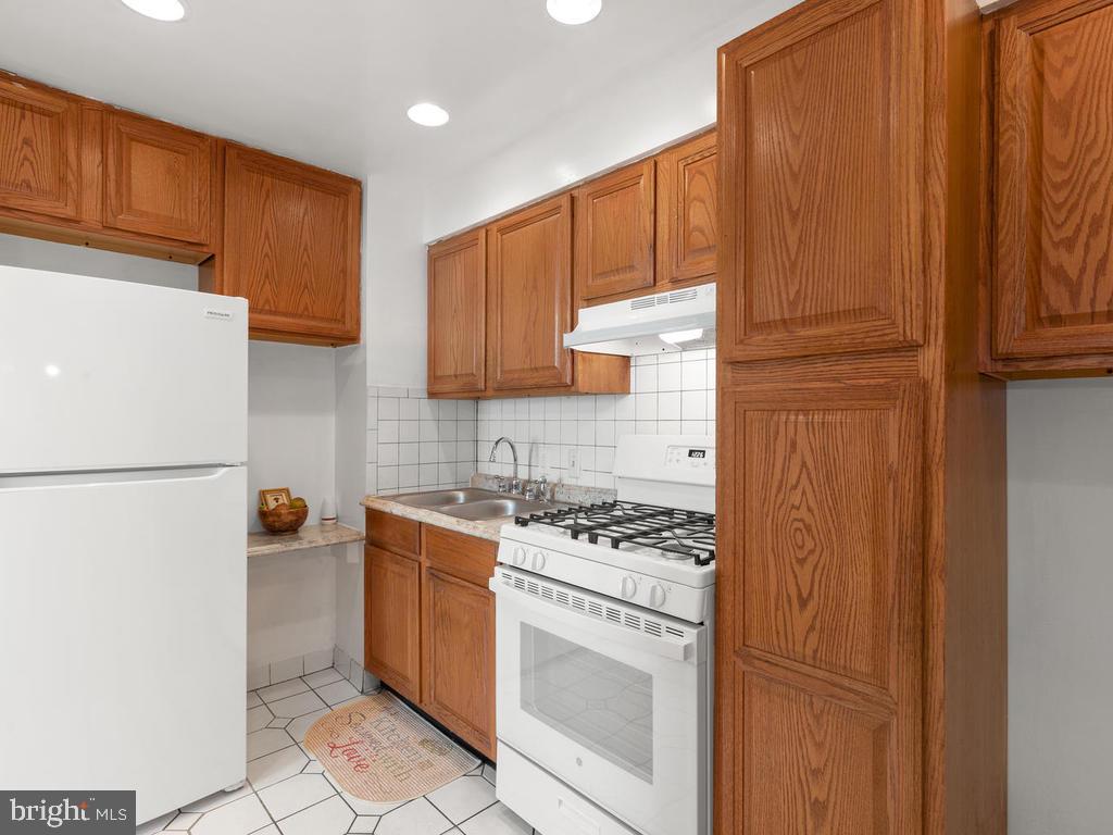 7228 East Forest Road Landover, MD 20785 - Photo 13 of 28 Kitchen
