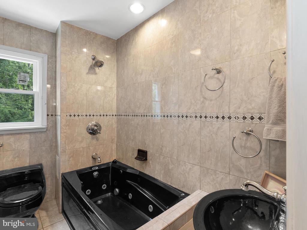 7228 East Forest Road Landover, MD 20785 - Photo 20 of 28 Bathroom #1