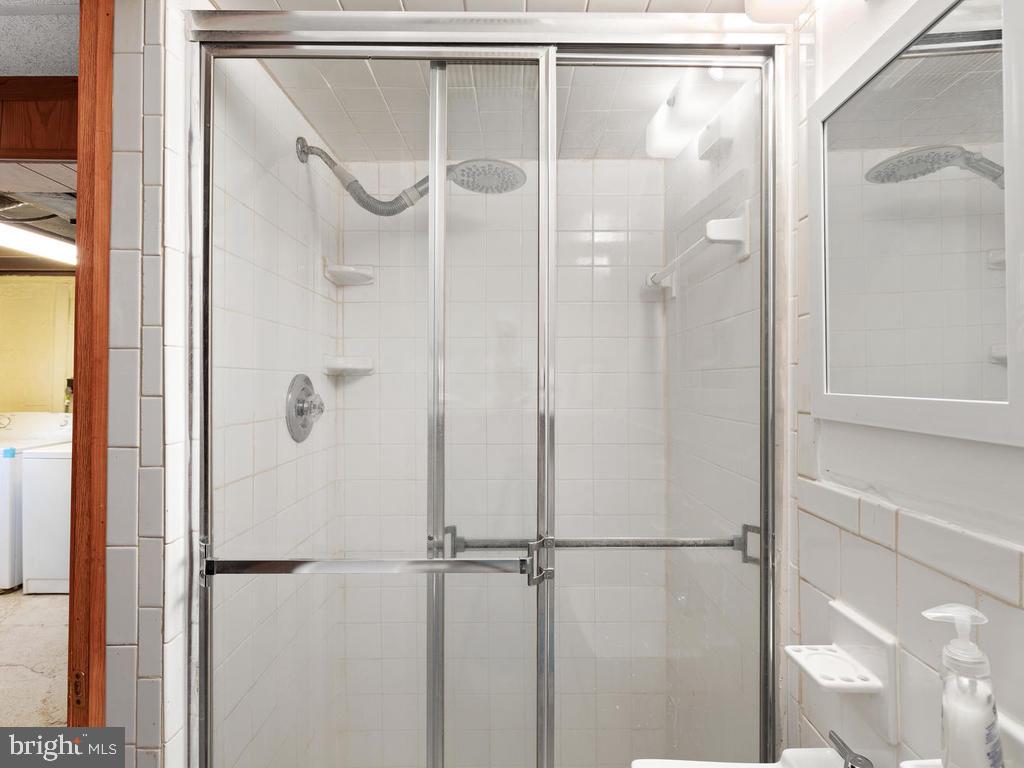 7228 East Forest Road Landover, MD 20785 - Photo 22 of 28 Bathroom #2