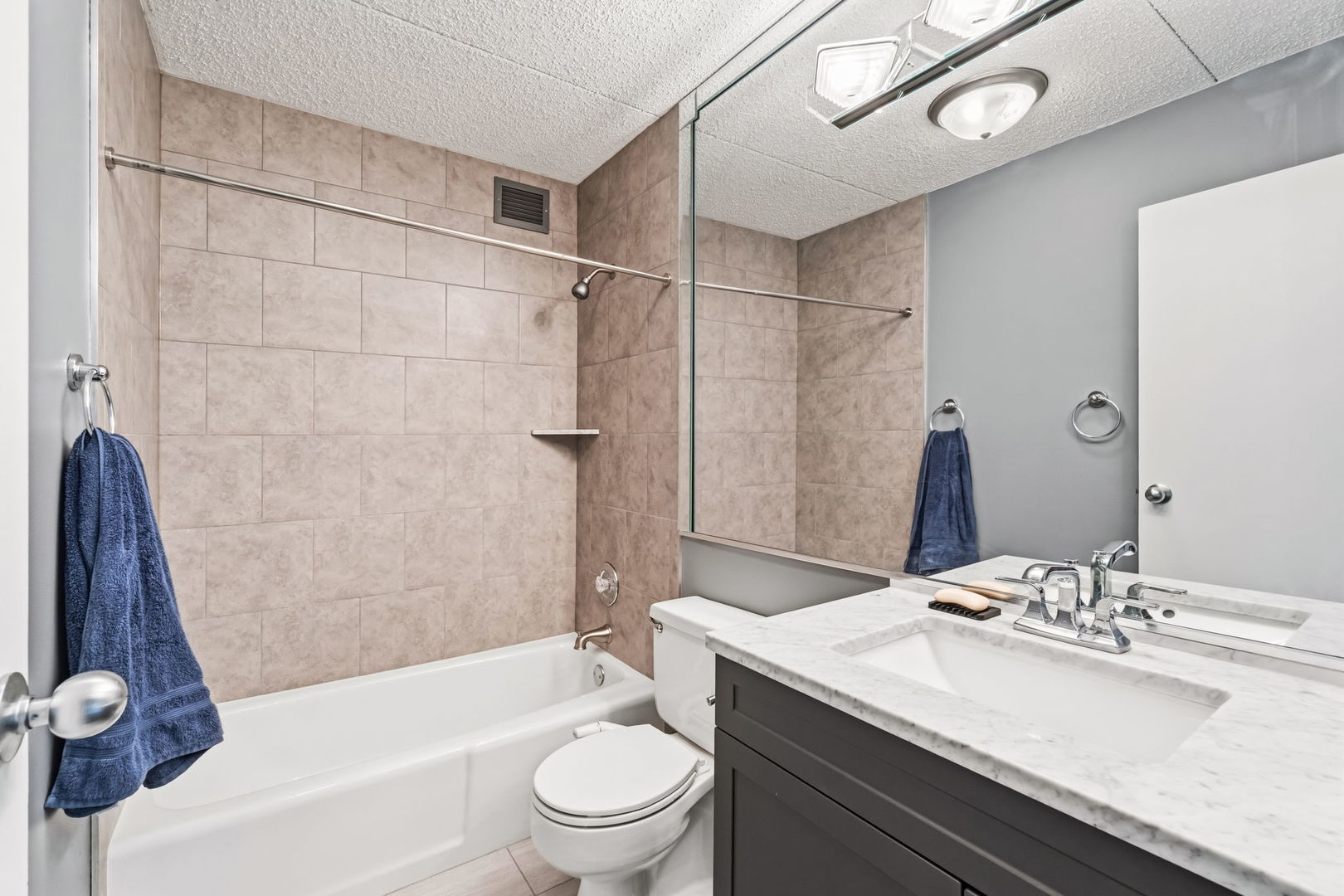 2005 South Finley Road, Unit 1102 Lombard, IL 60148 - Photo 18 of 38