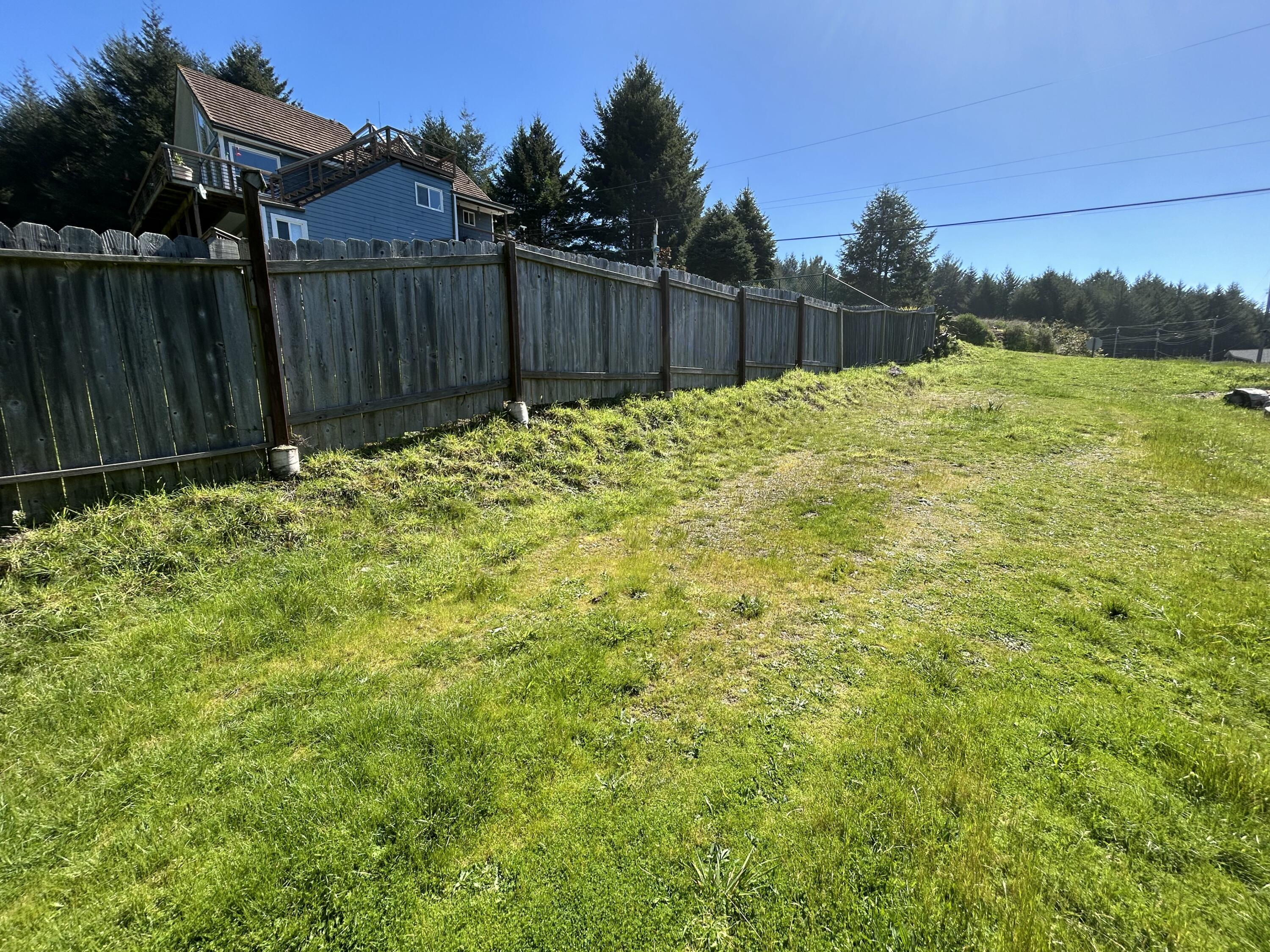 597 Ridge Road Whitethorn, CA 95589 - Photo 5 of 11