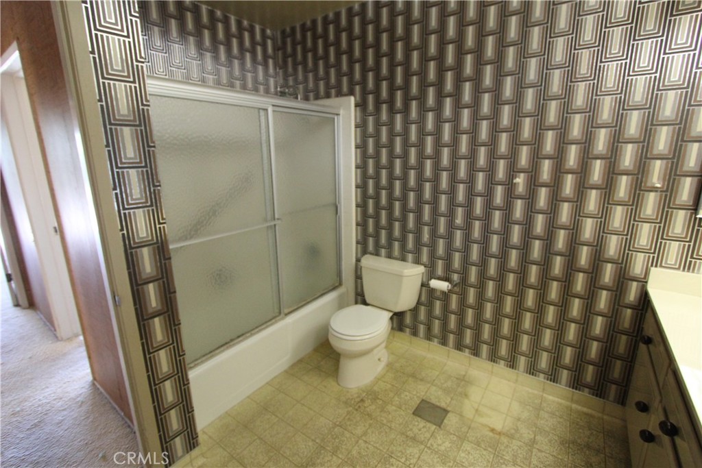 2914 Hopeton Road La Crescenta, CA 91214 - Photo 18 of 27 Hallway Bathroom.