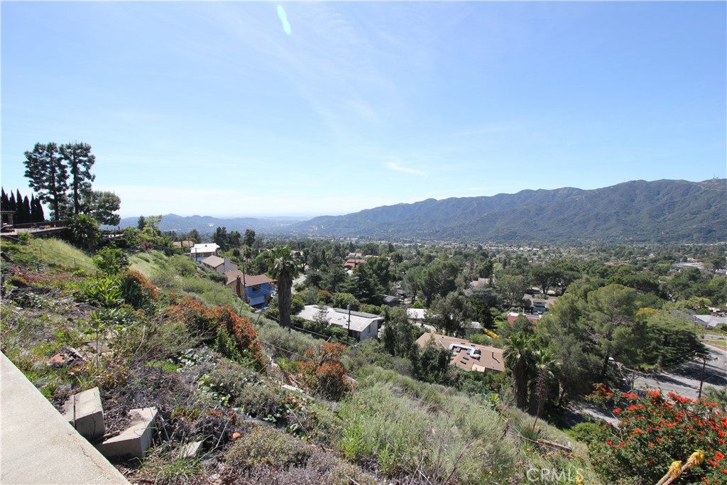 2914 Hopeton Road La Crescenta, CA 91214 - Photo 3 of 27