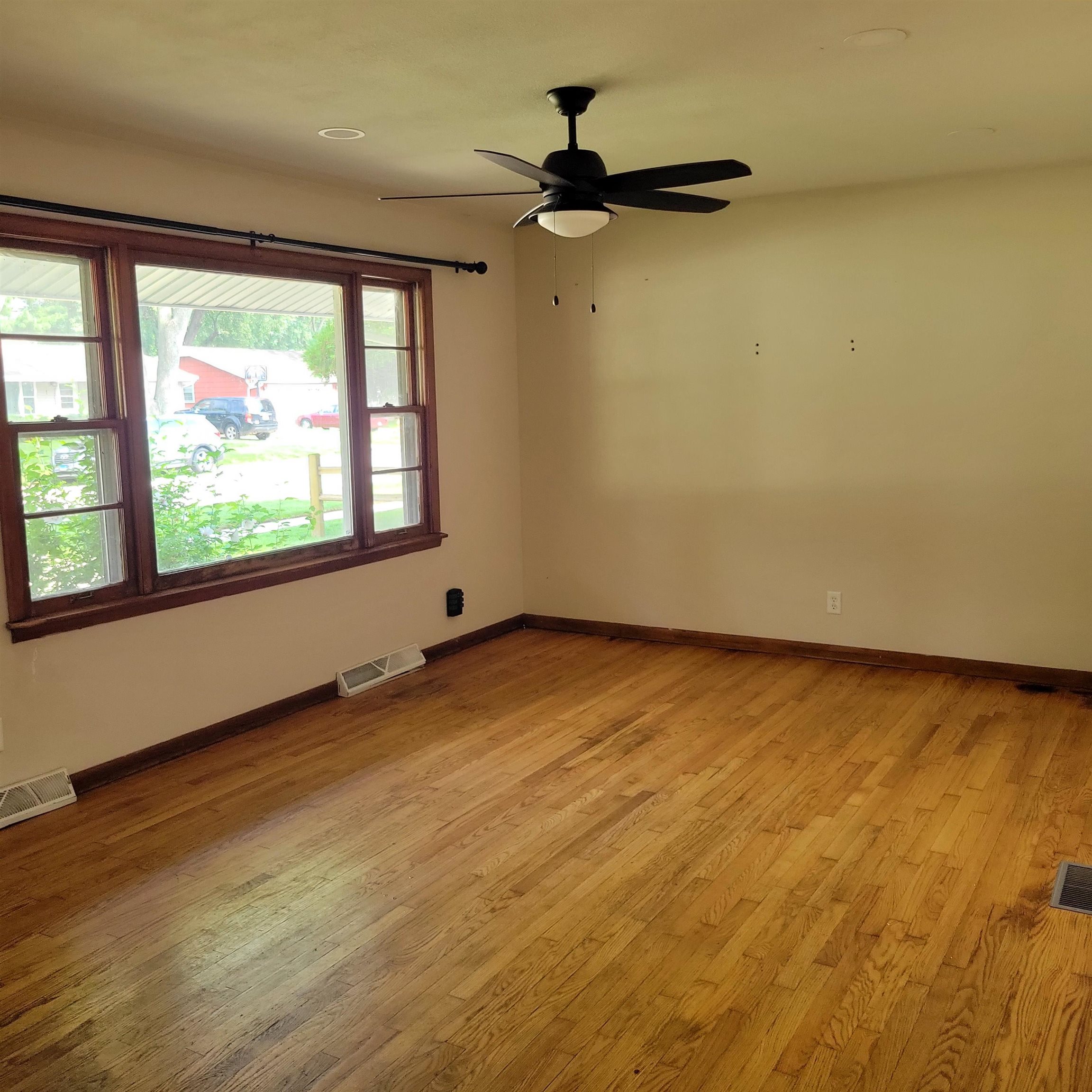 7713 Buffalo Grove Road Loves Park, IL 61111 - Photo 3 of 13 Gallery Image 3