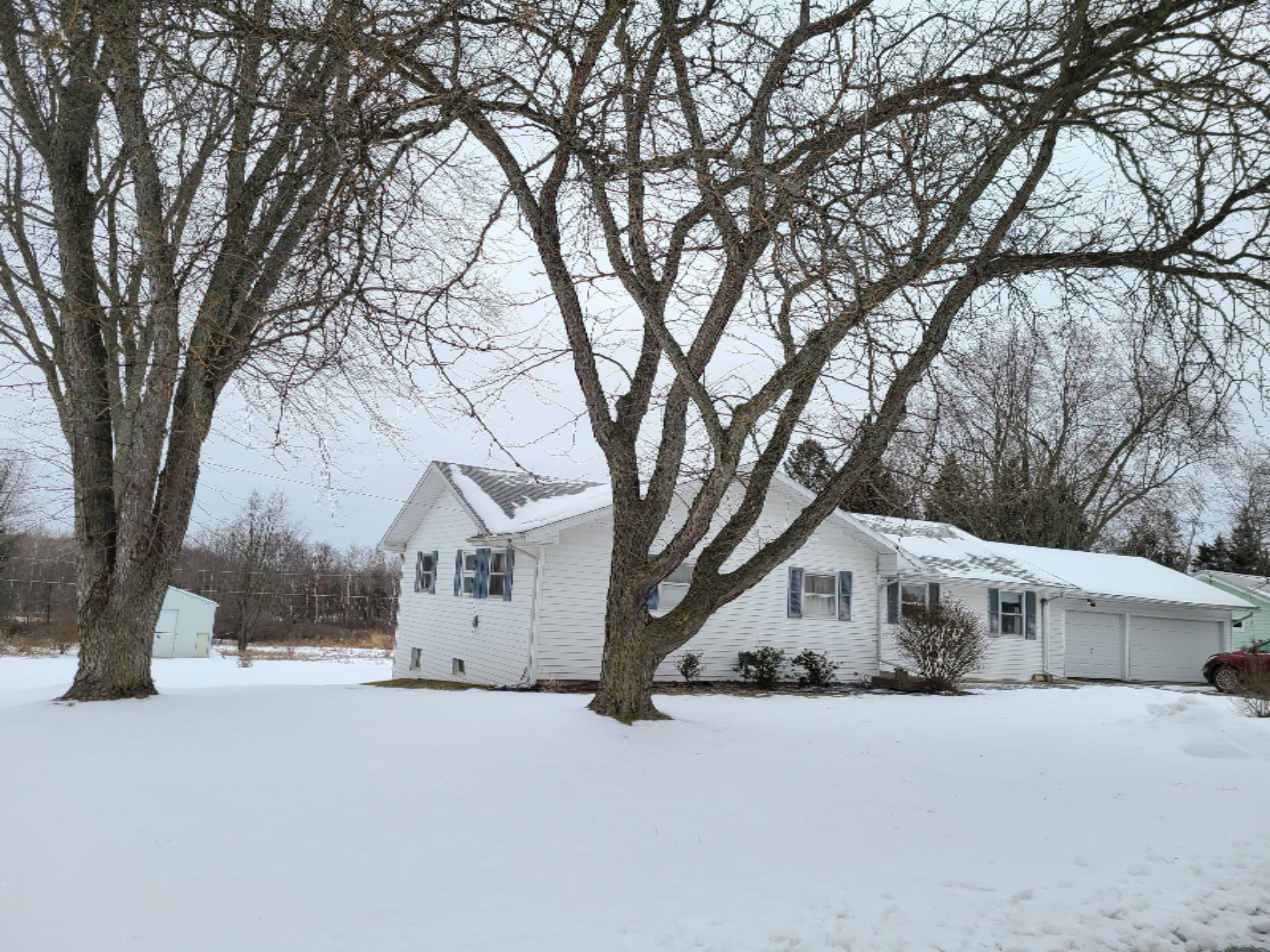 522 West Home Street Edmore, MI 48829 - Photo 1 of 1 Main