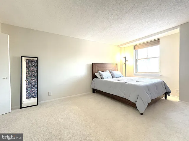 $1,900 | 2030 North Adams Street, Unit 404, Arlington, VA 22201