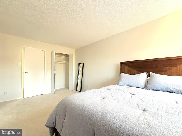 $1,900 | 2030 North Adams Street, Unit 404, Arlington, VA 22201