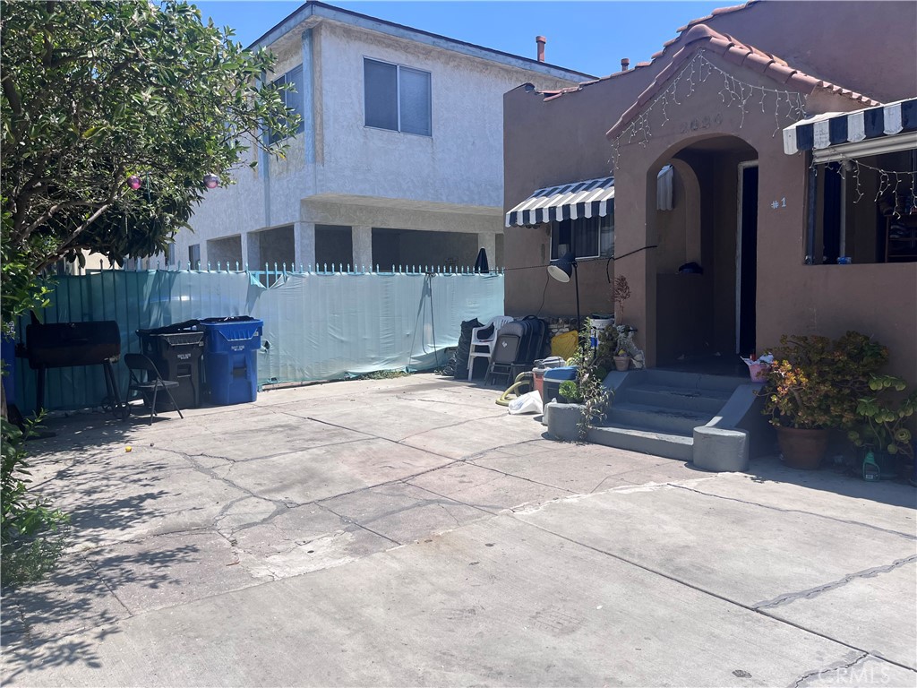 2026 South Ridgeley Drive Los Angeles, CA 90016 - Photo 1 of 32 Gallery Image 1
