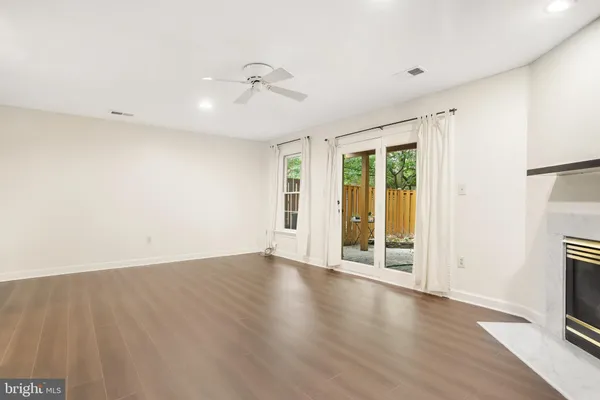 $3,450 | 6409 Gladys May Lane, Alexandria, VA 22310