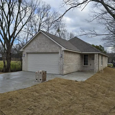 $1,695 | 1227 Rosemary, Greenville, TX 75401