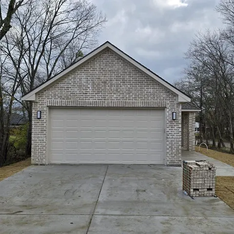 $1,695 | 1227 Rosemary, Greenville, TX 75401