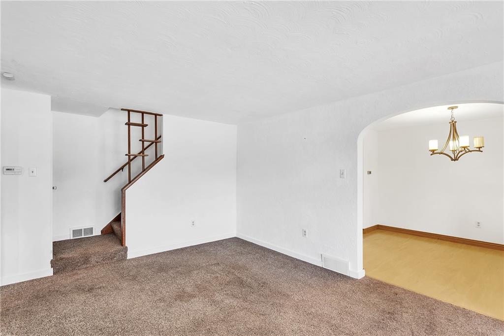 609 Hamil Road Verona, PA 15147 - Photo 6 of 18 Gallery Image 6