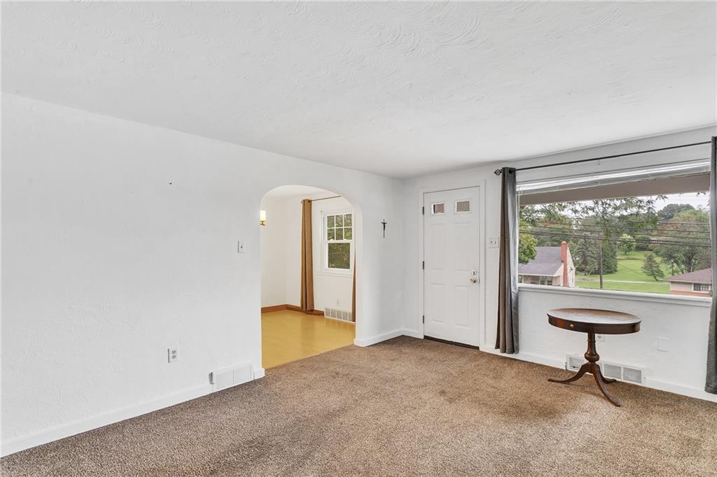 609 Hamil Road Verona, PA 15147 - Photo 7 of 18 Gallery Image 7
