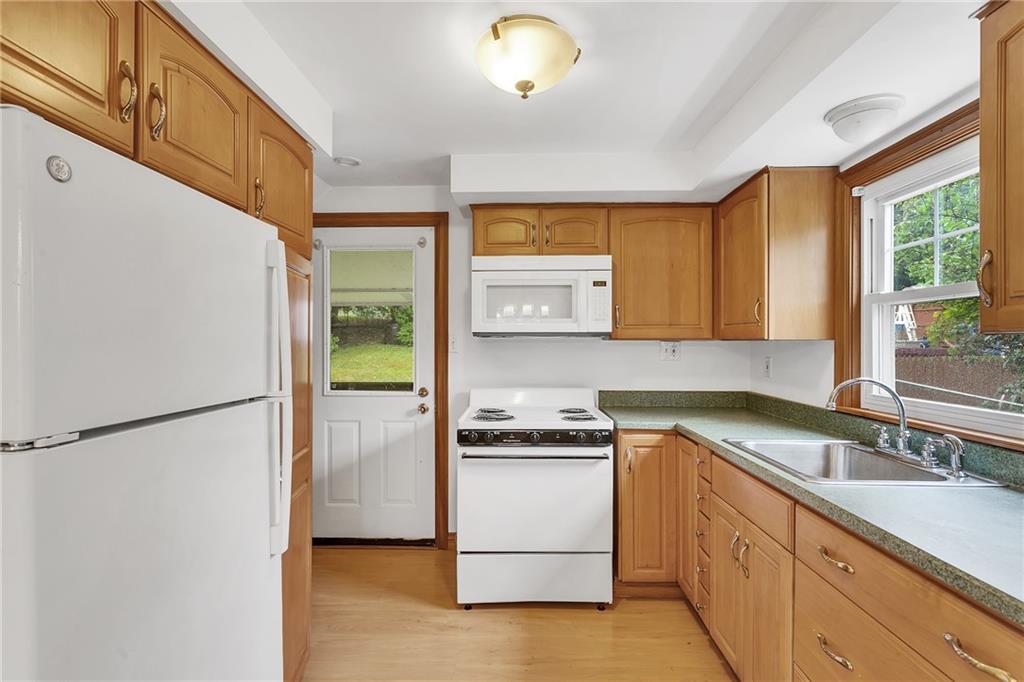 609 Hamil Road Verona, PA 15147 - Photo 10 of 18 Gallery Image 10