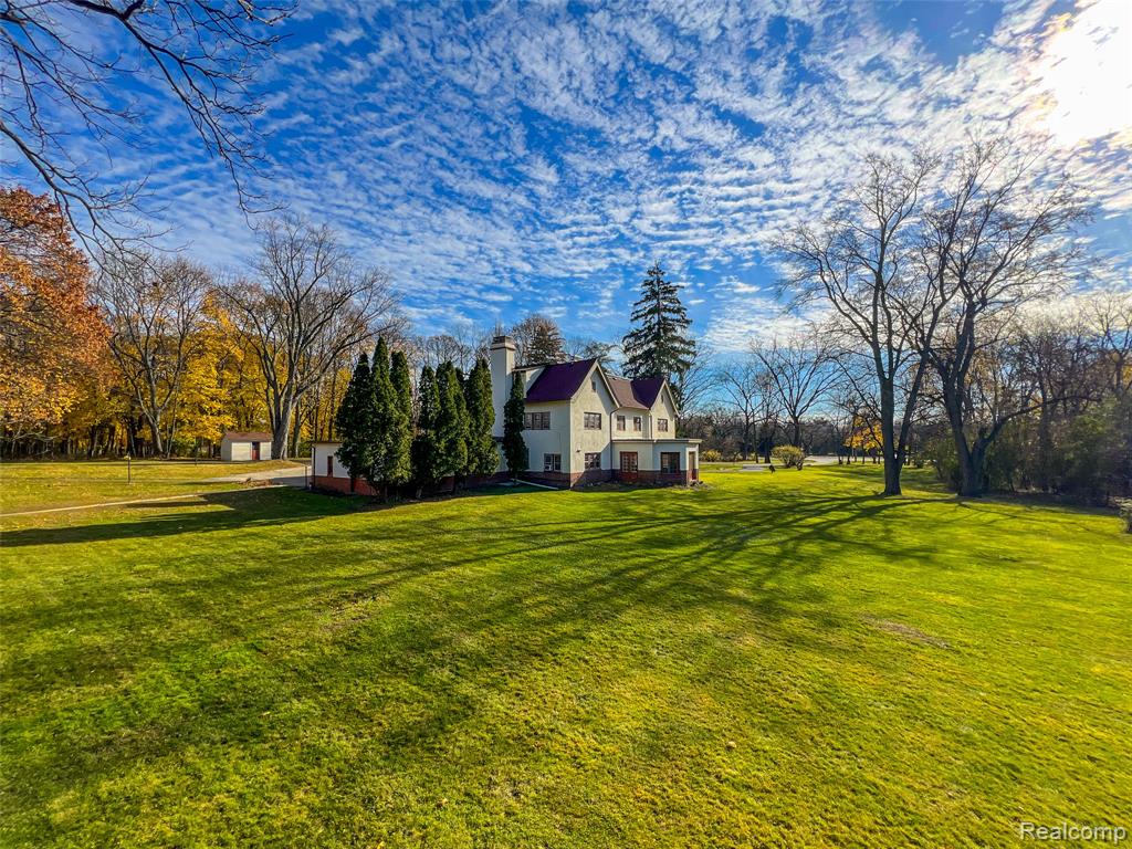 5044 Charing Cross Road Bloomfield Hills, MI 48304 - Photo 8 of 27