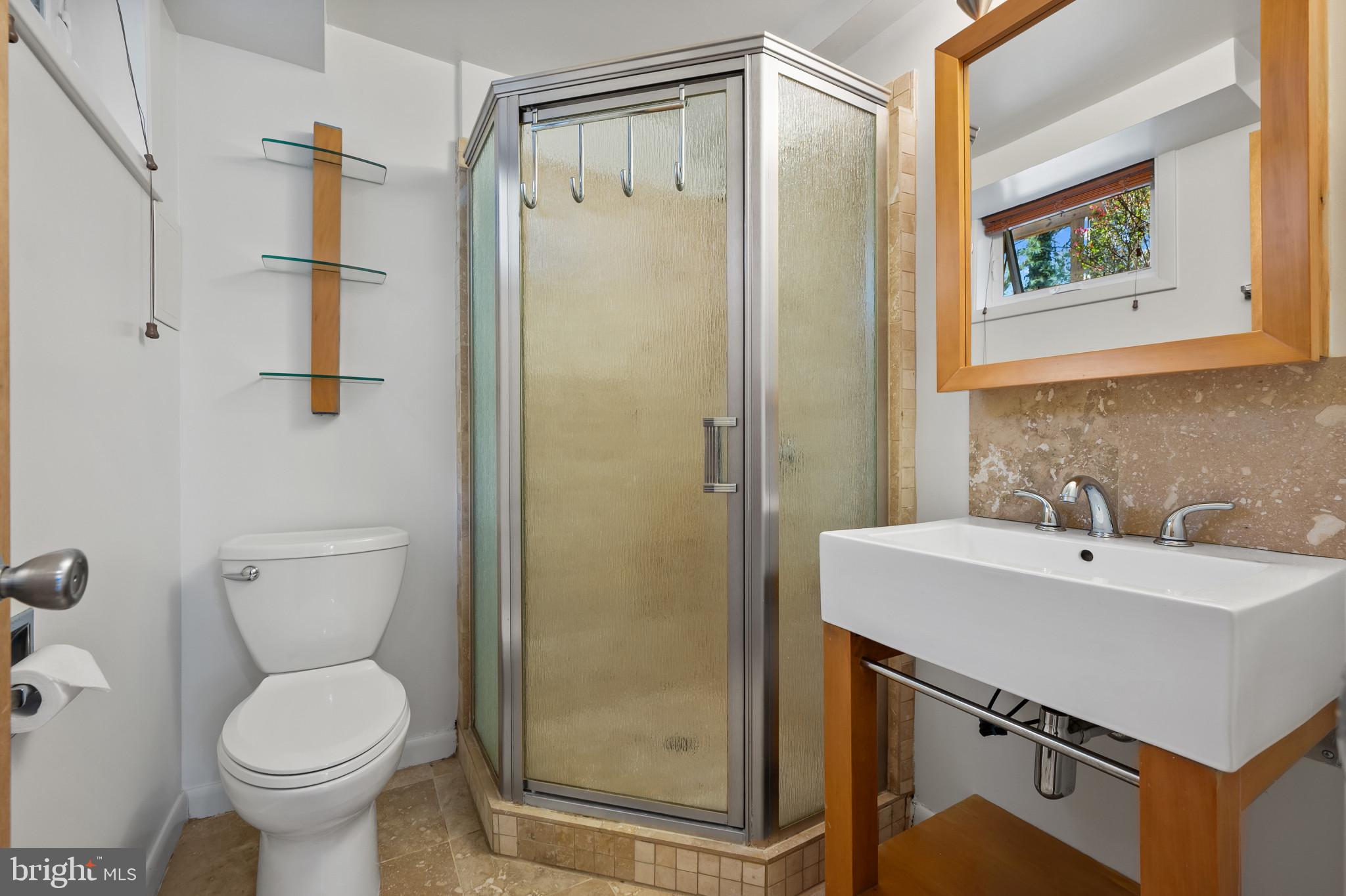 6523 Kerns Road Falls Church, VA 22044 - Photo 7 of 41 Gallery Image 7