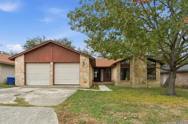 $1,775 | 13830 East Hillside, San Antonio, TX 78249