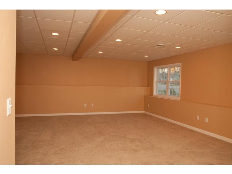 35 Old North Road Coventry, RI 02816 - Photo 8 of 8 Den/Family/Great Room.
