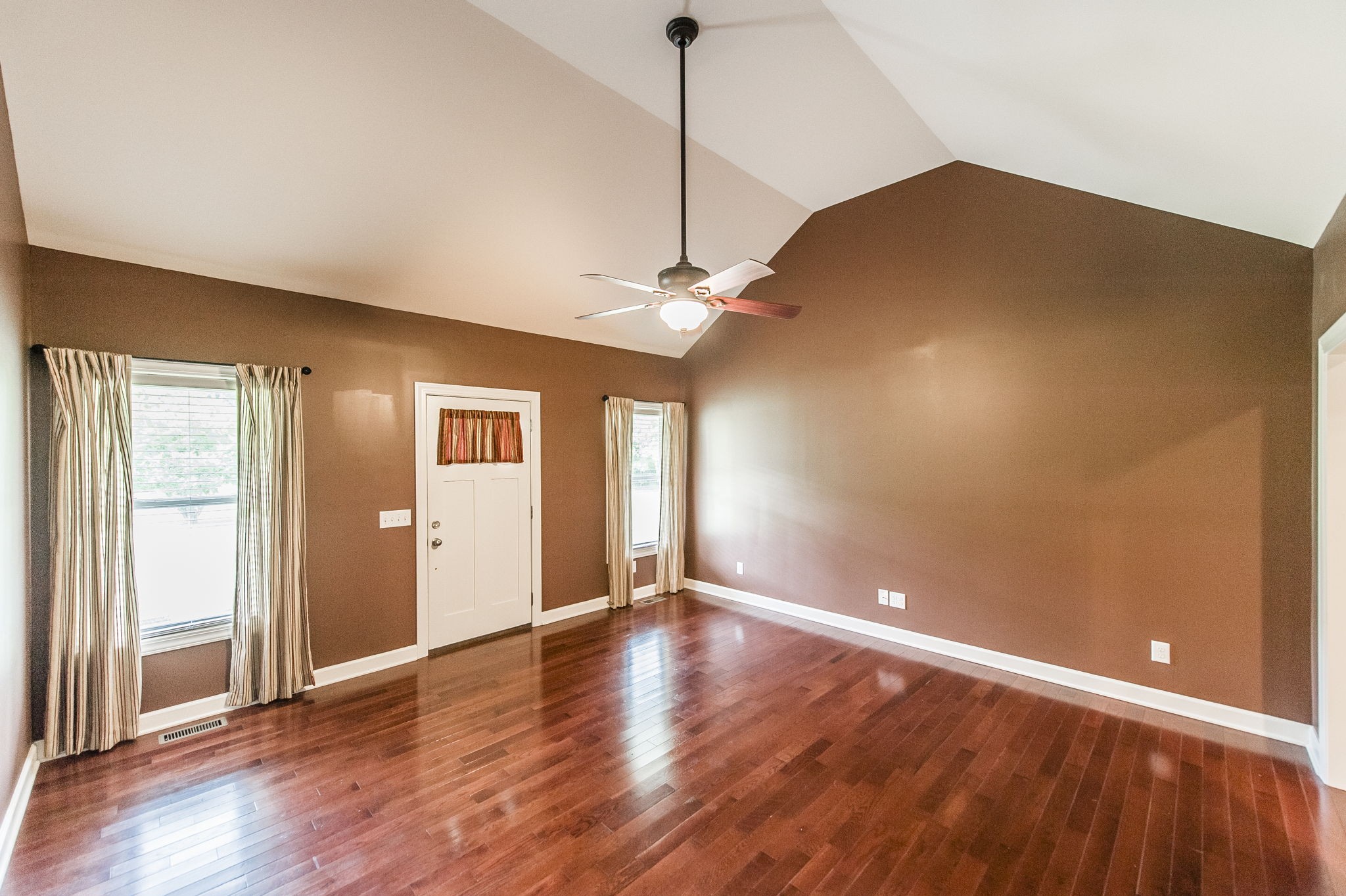 365 Mutton Hollow Hill Road Bethpage, TN 37022 - Photo 15 of 32 Gallery Image 15