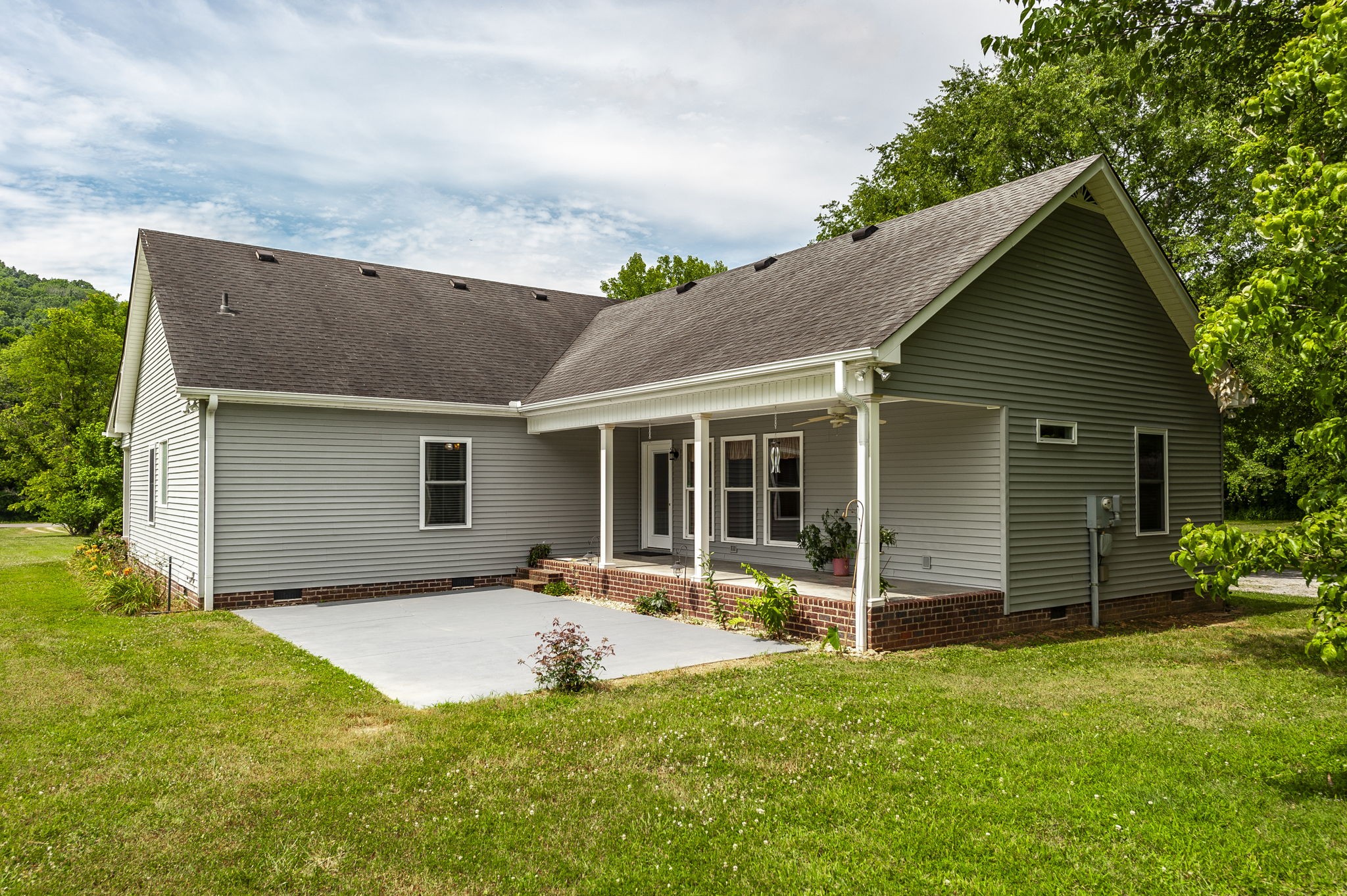 365 Mutton Hollow Hill Road Bethpage, TN 37022 - Photo 3 of 32 Gallery Image 3