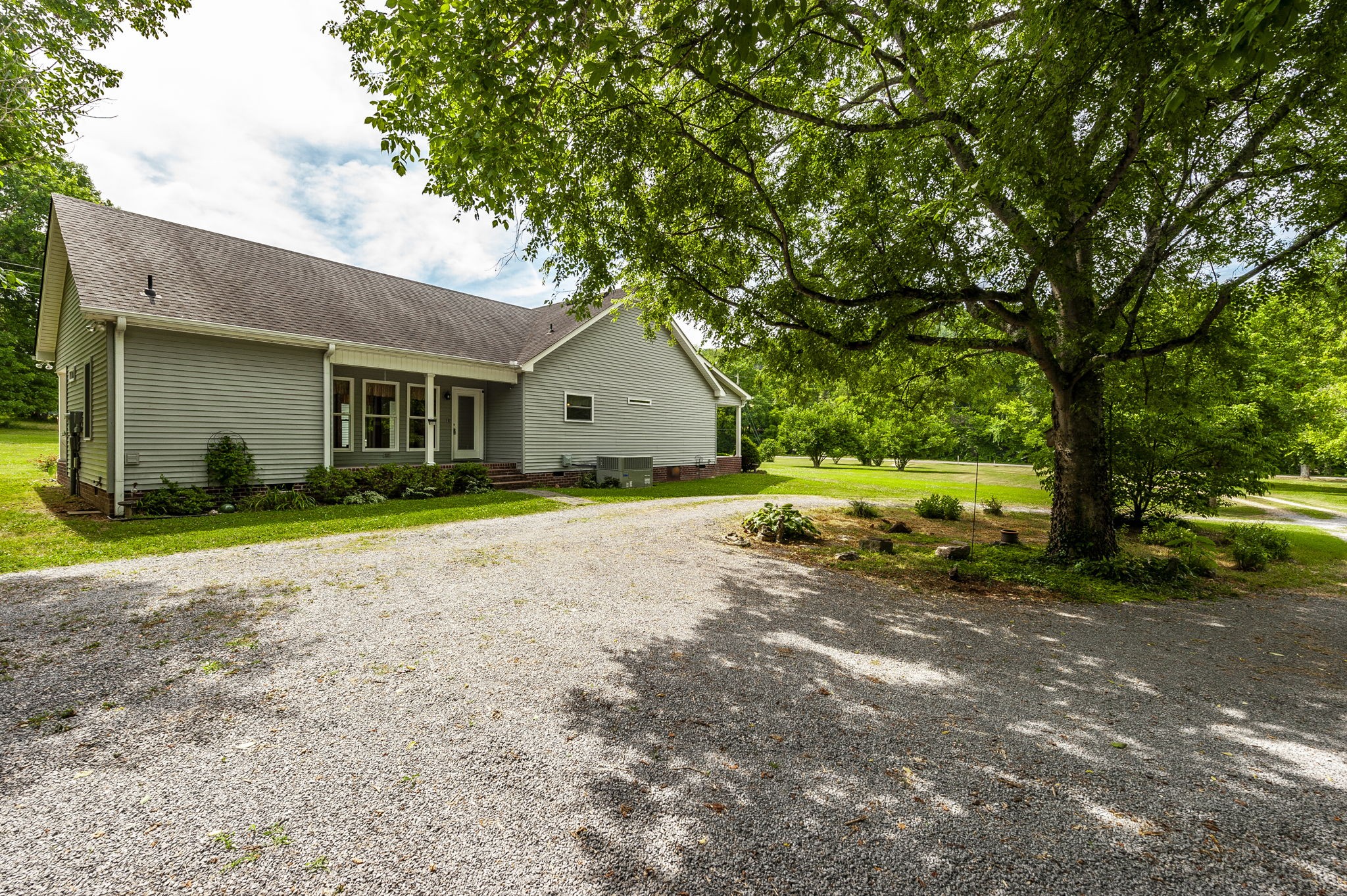 365 Mutton Hollow Hill Road Bethpage, TN 37022 - Photo 4 of 32 Gallery Image 4