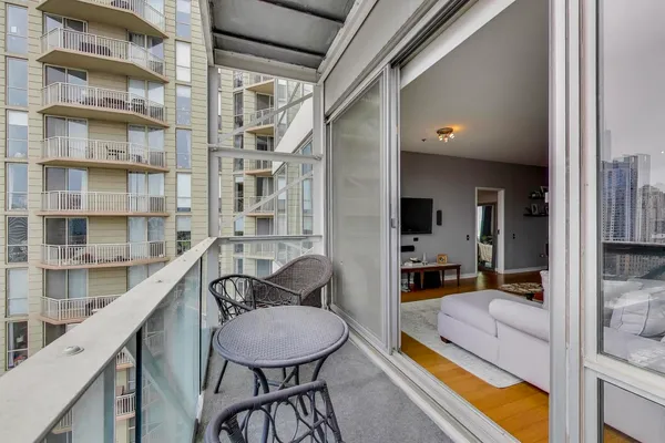 $570,000 | 653 North Kingsbury Street, Unit 1907, Chicago, IL 60654