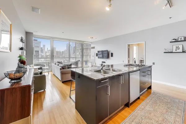 $570,000 | 653 North Kingsbury Street, Unit 1907, Chicago, IL 60654