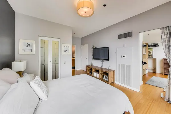 $570,000 | 653 North Kingsbury Street, Unit 1907, Chicago, IL 60654