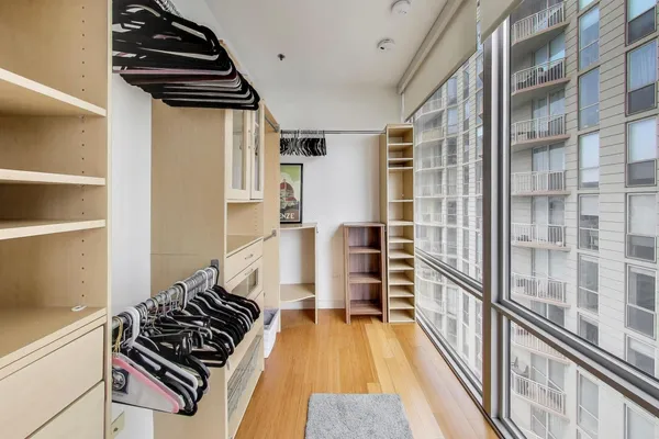 $570,000 | 653 North Kingsbury Street, Unit 1907, Chicago, IL 60654