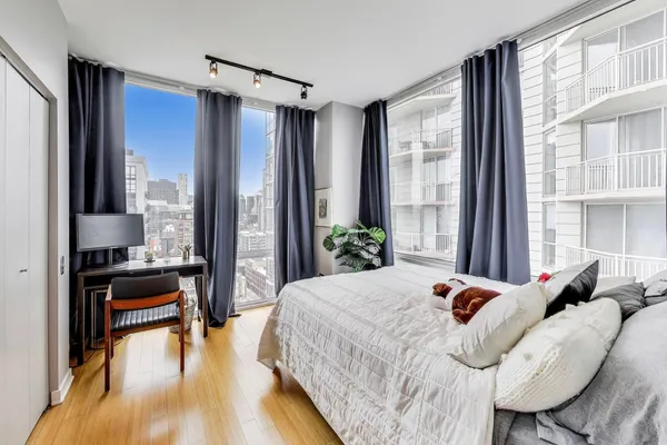$570,000 | 653 North Kingsbury Street, Unit 1907, Chicago, IL 60654