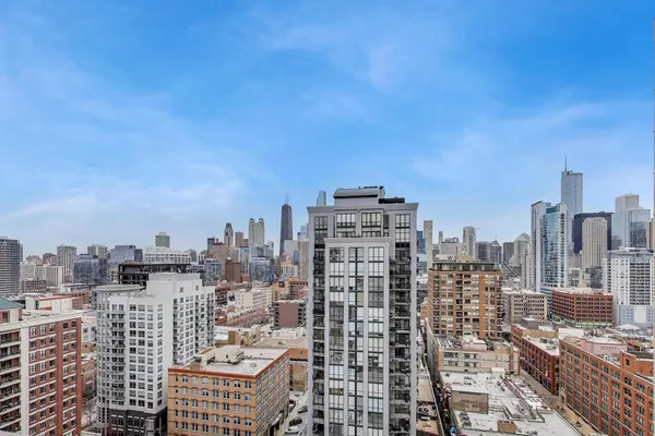$570,000 | 653 North Kingsbury Street, Unit 1907, Chicago, IL 60654