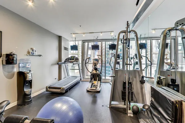 $570,000 | 653 North Kingsbury Street, Unit 1907, Chicago, IL 60654