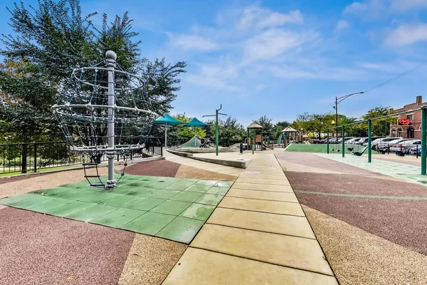 $570,000 | 653 North Kingsbury Street, Unit 1907, Chicago, IL 60654