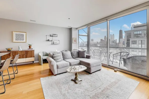 $570,000 | 653 North Kingsbury Street, Unit 1907, Chicago, IL 60654