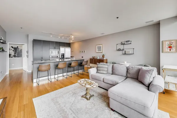 $570,000 | 653 North Kingsbury Street, Unit 1907, Chicago, IL 60654