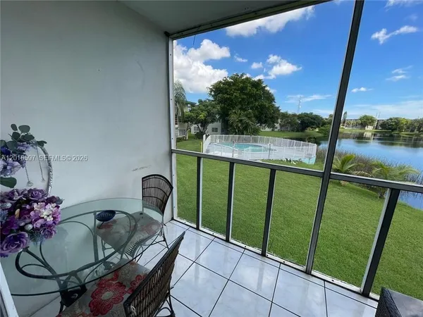 $1,990 | 5480 Northwest 11th Street, Unit 201, Plantation, FL 33313