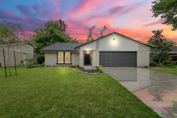 $349,990 | 16230 Dunmoor Drive, Houston, TX 77059